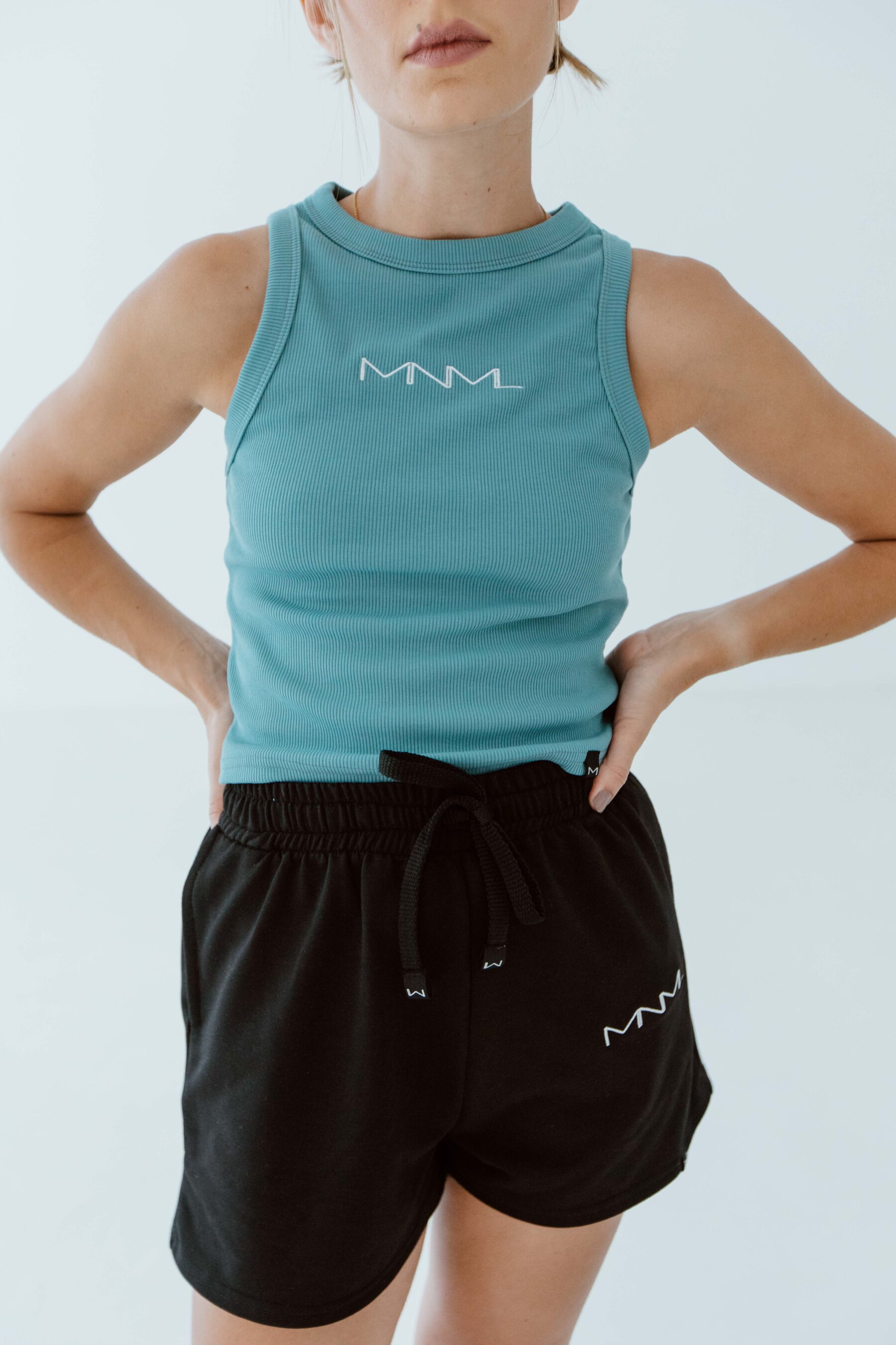 Essential Shorts – Black