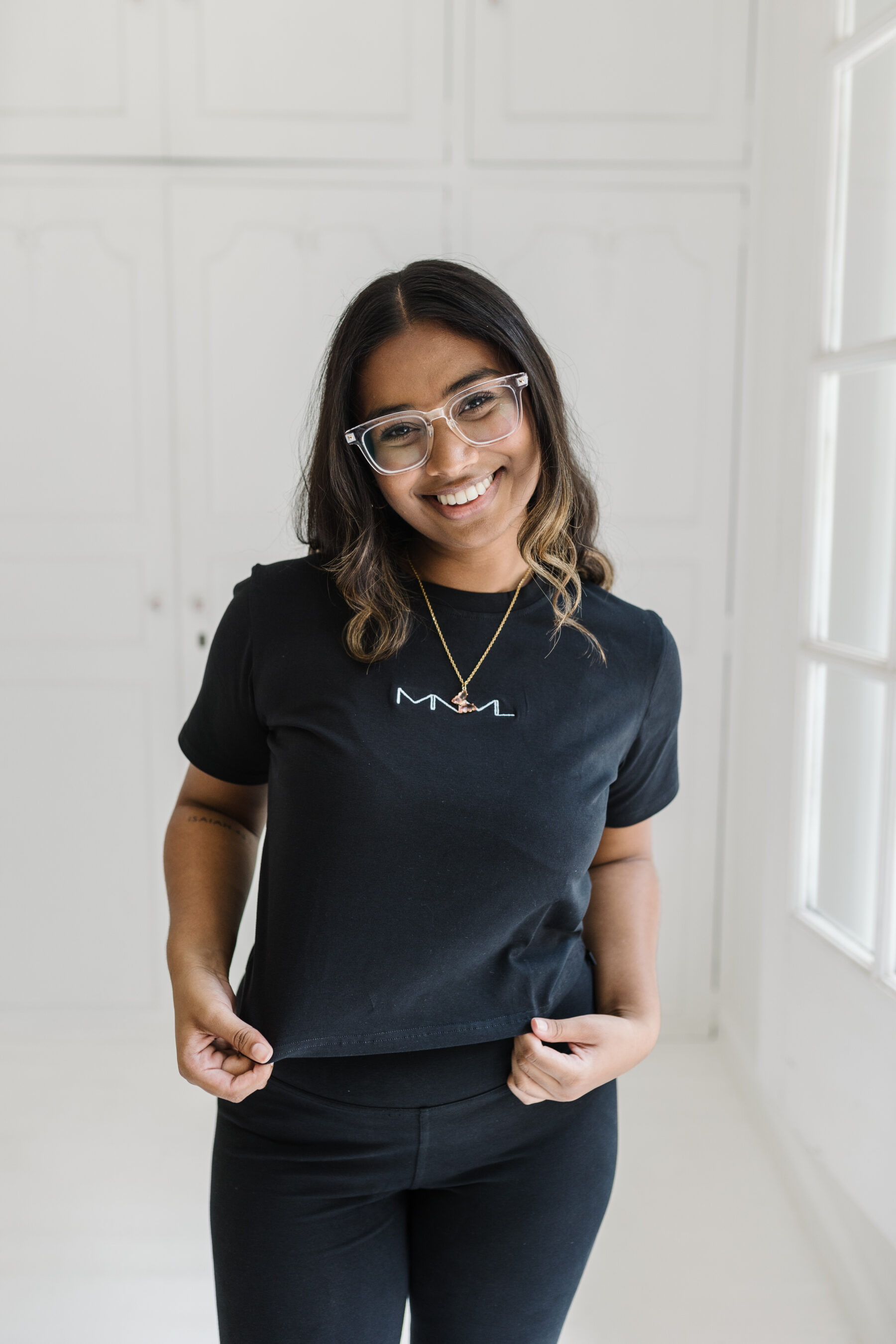 Essential Cropped Tee – Black